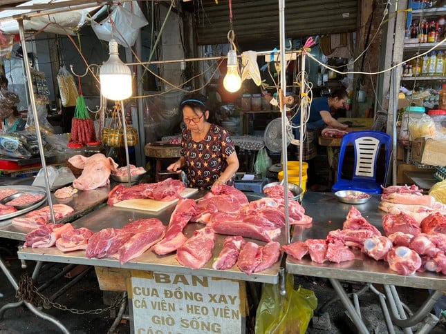 Food prices 'dancing': Buyers startled, traders 'unable to sit still' photo 4