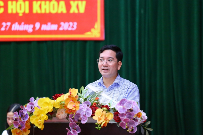 Les représentants des électeurs du district de Thuong Xuan ont présenté des recommandations lors de la conférence