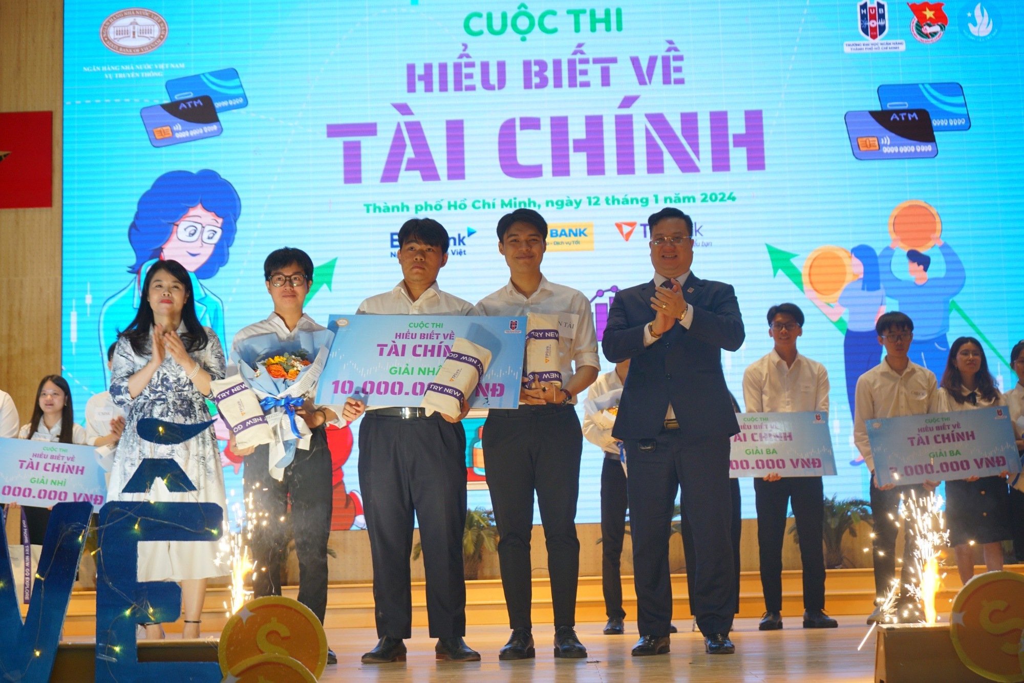 “Hiểu biết về tài chính” tại Trường Đại học Ngân hàng TP HCM- Ảnh 1.