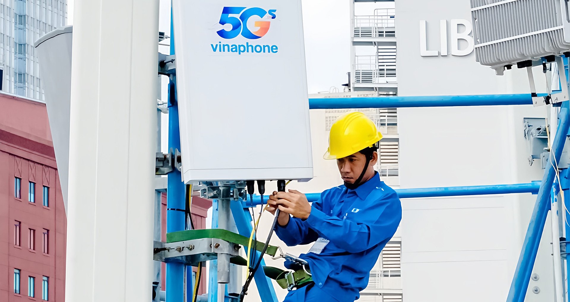 This afternoon, the 3700-3800 MHz frequency for 5G will be auctioned, with a starting price of VND 1,956 billion.