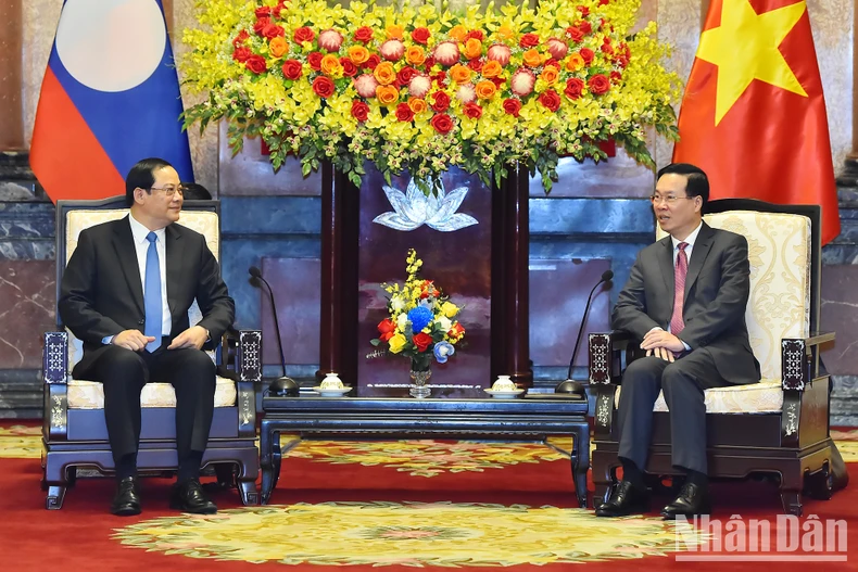 [Photo] Le président Vo Van Thuong reçoit le Premier ministre de la République démocratique populaire lao Sonexay Siphandone photo 2