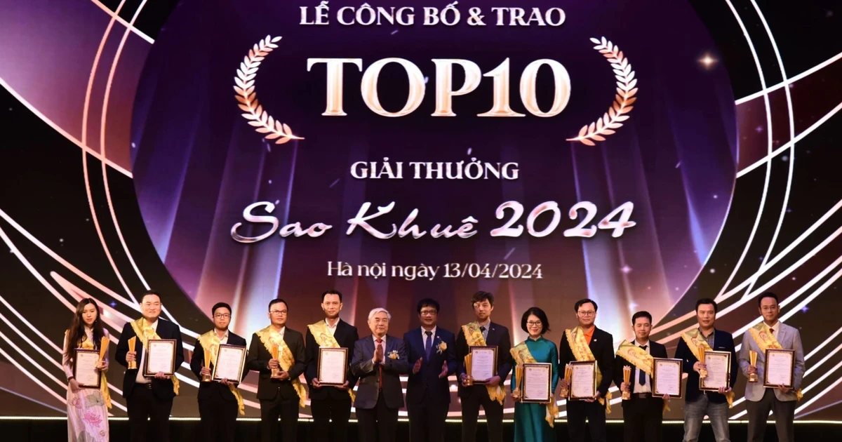 For the second consecutive year, MoMo was honored as "Top 10 Sao Khue"