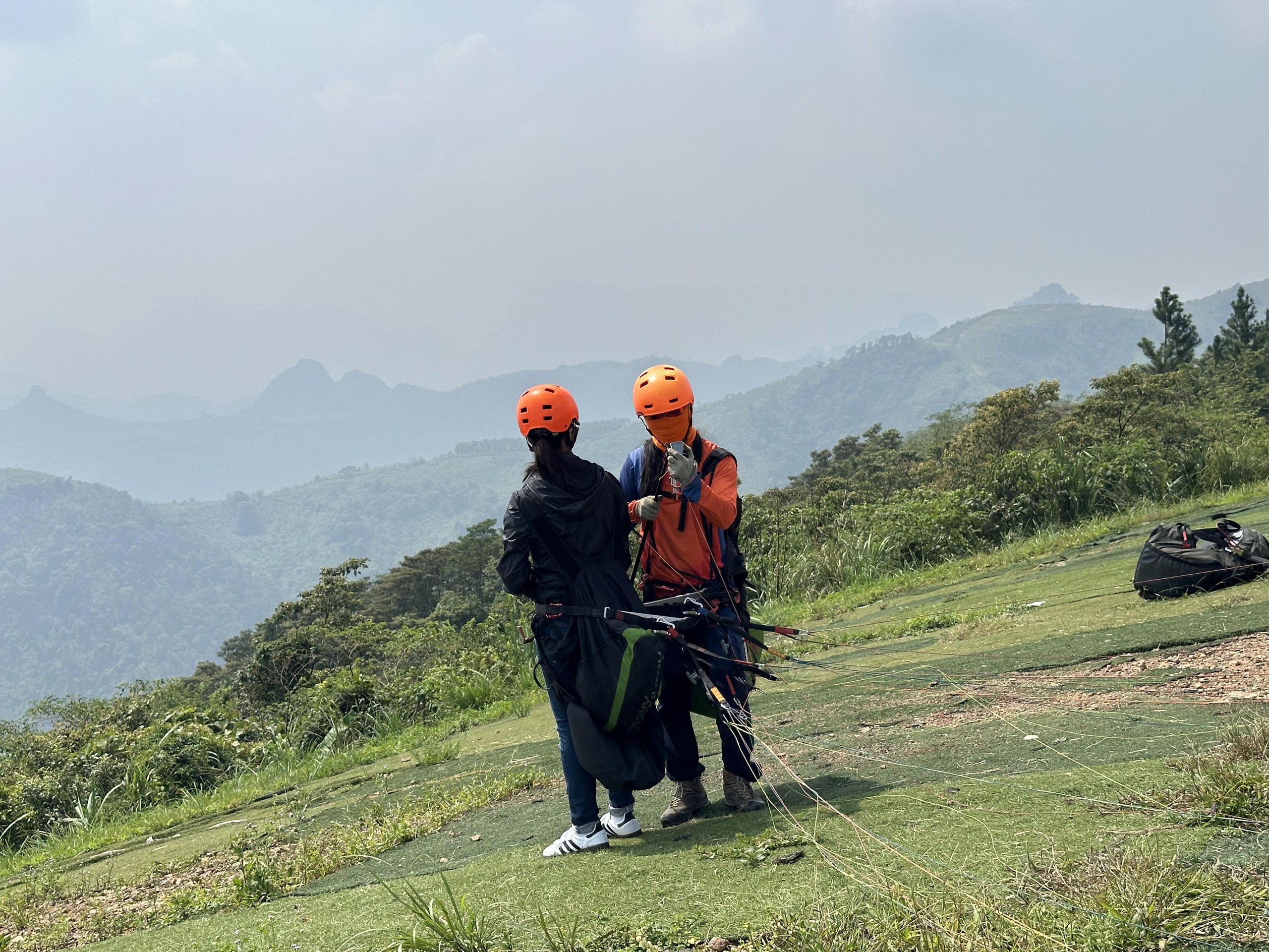 Thú bay dù lượn thu hút những tâm hồn mê khám phá - Ảnh 8.