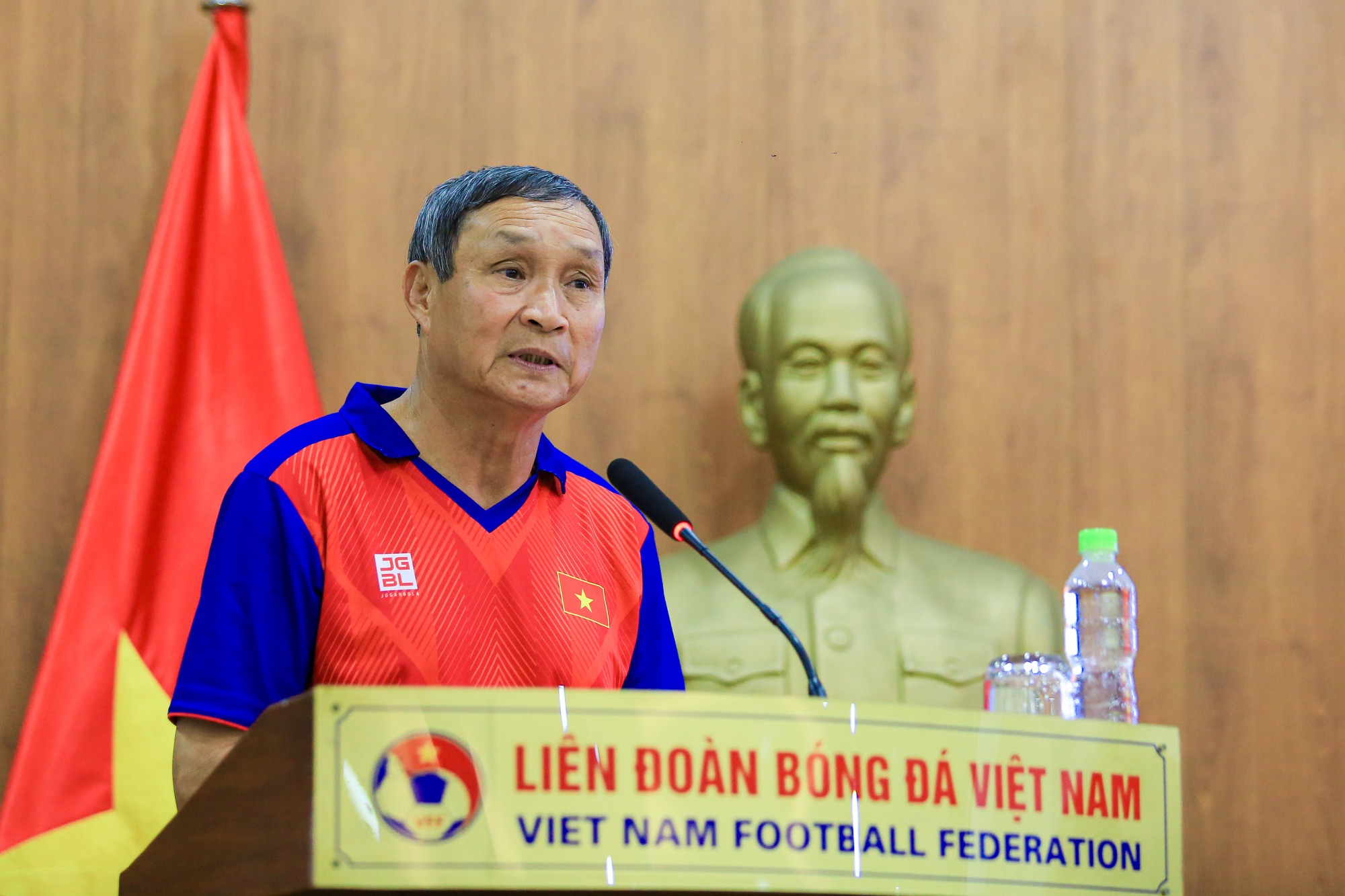 Đội tuyển bóng đá nữ nhận 5,6 tỉ đồng sau kỳ tích 4 lần liên tiếp vô địch SEA Games - Ảnh 7.
