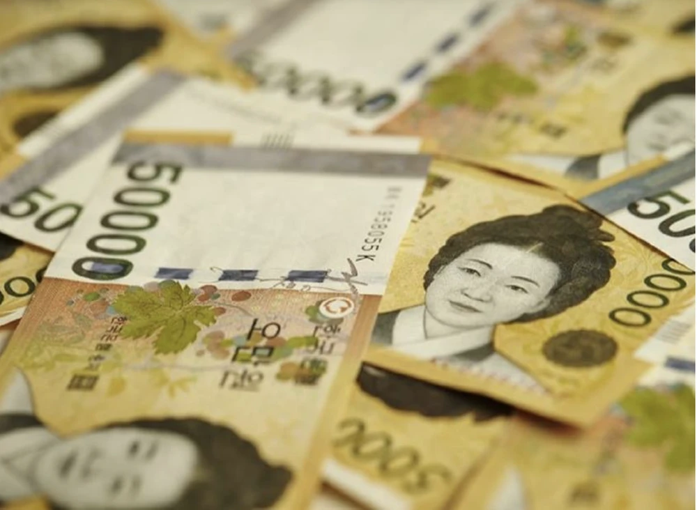 韓国ウォンは今年に入ってドルに対して7％以上下落した。写真：QNA