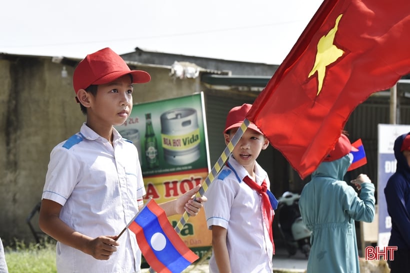 Ha Tinh people moved to welcome martyrs' remains back to their homeland