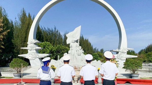 In March, young navy men commemorate their fathers who sacrificed their lives for their homeland's sea and islands.