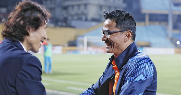 CAHN Club defeated HAGL, Coach Gong Oh-kyun and Kiatisak laughed together