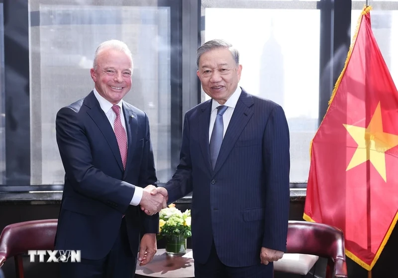 General Secretary and President To Lam received Dr. Brendan Nelson, Senior Vice President of Boeing Corporation and President of Boeing Global. (Photo: VNA)