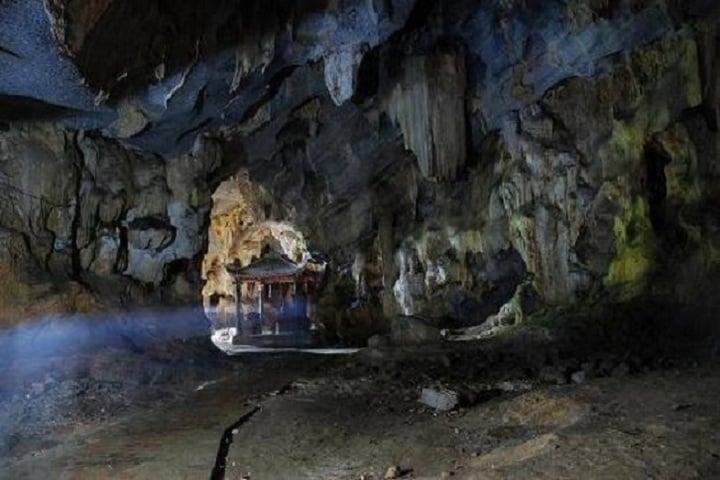 Bich Dong - La deuxième grotte du Sud.