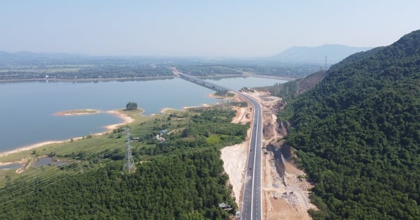 Thanh Hoa - Nghe An Expressway clear on first day of opening