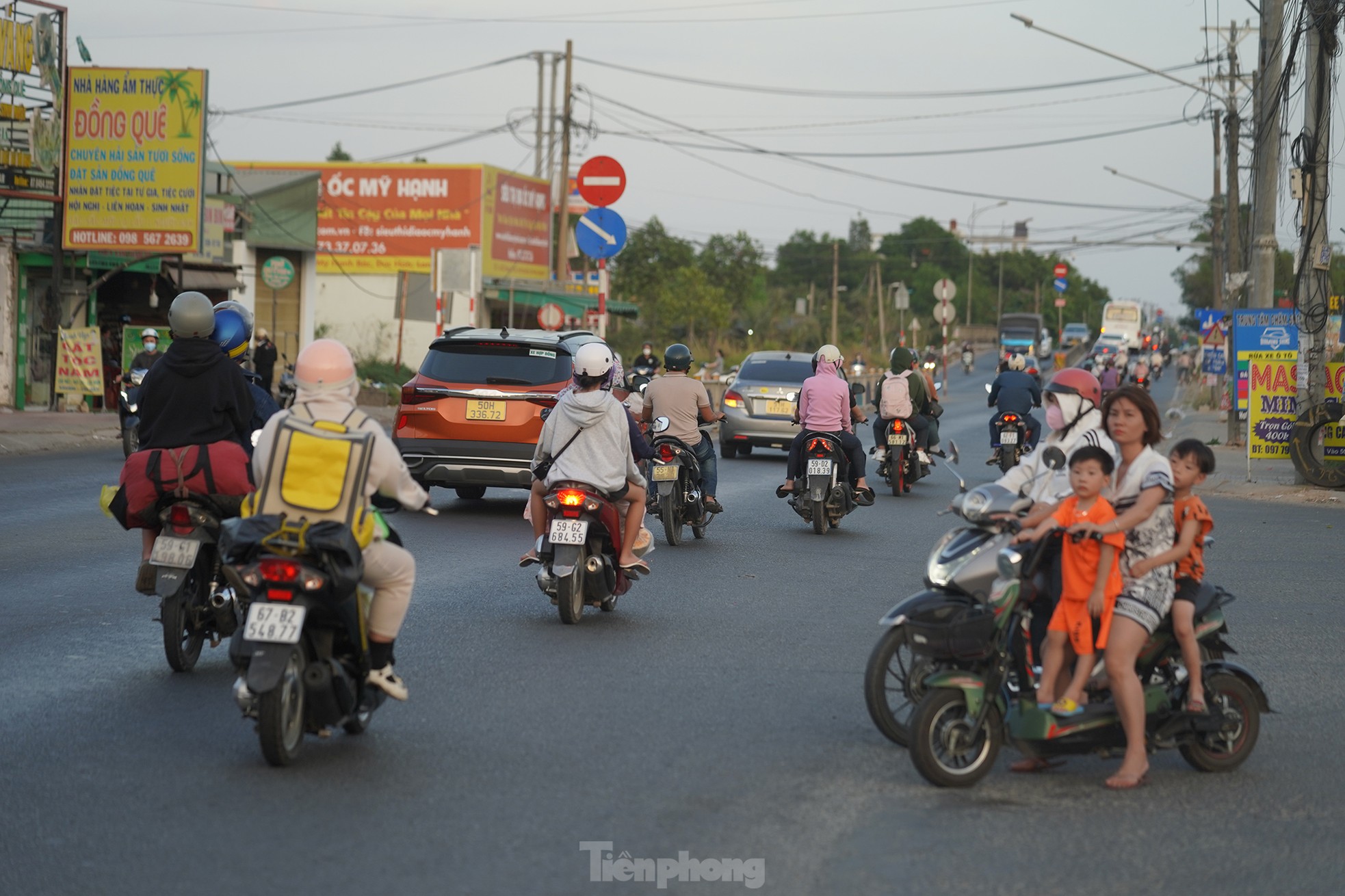 Hình ảnh khác biệt giữa 2 làn xe khi người dân quay lại TPHCM ảnh 9