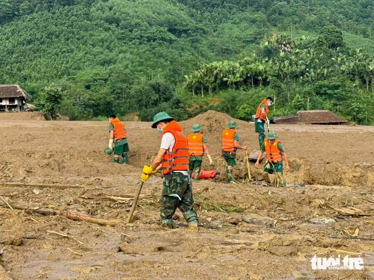 Vụ lũ quét ở Làng Nủ, Lào Cai: tìm thấy thêm 2 thi thể - Ảnh 6.