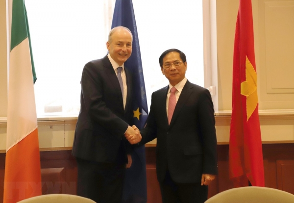 Vietnam desea profundizar aún más la cooperación multifacética con Irlanda