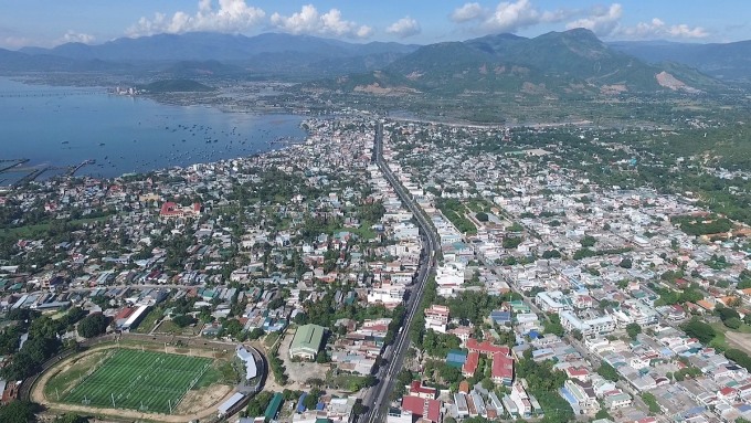 Cam Ranh City from above. Photo: Bui Ky