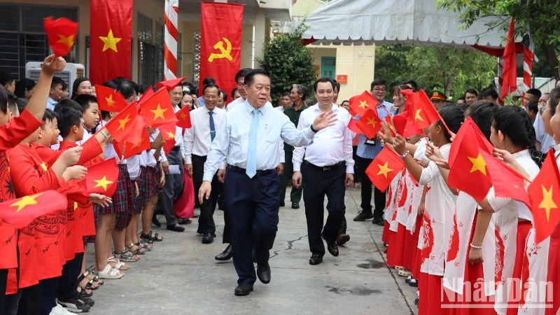 Comrade Nguyen Trong Nghia attended the National Great Unity Day in Dong Nai