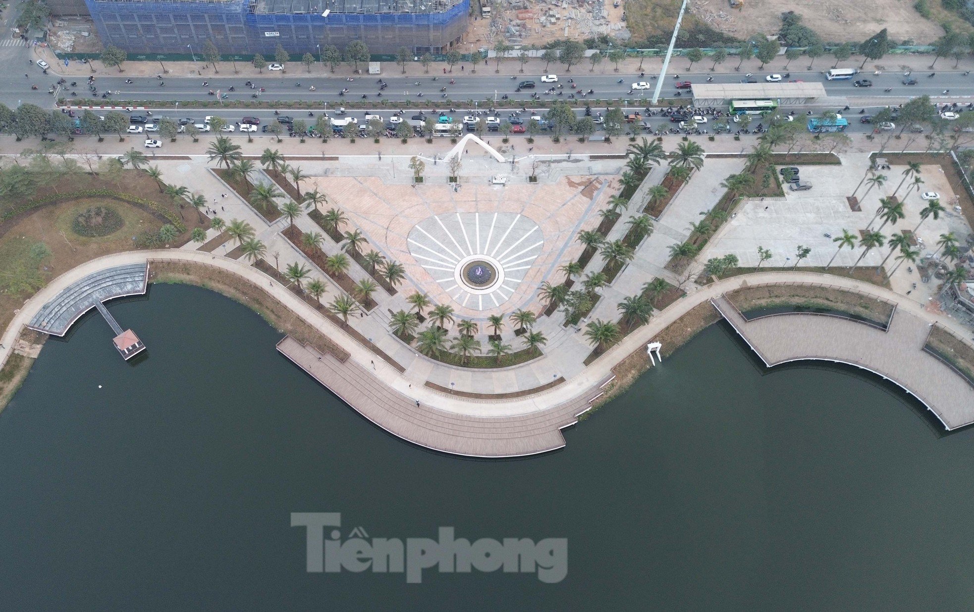 Gros plan du parc du lac Phung Khoang, qui vient d'être temporairement cédé, photo 6