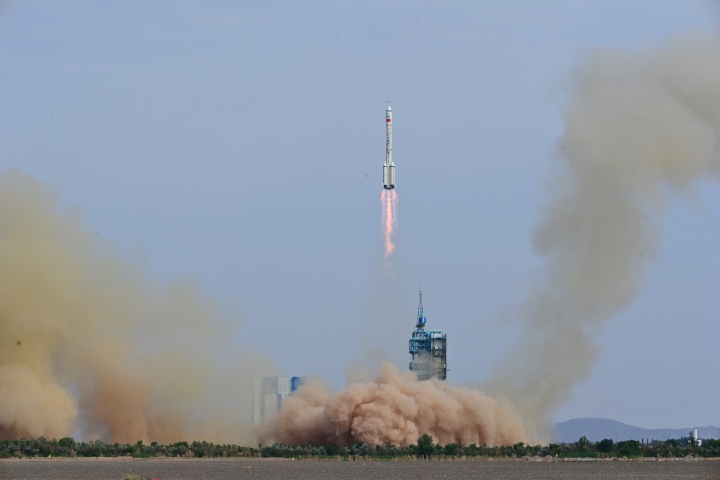 China launches Shenzhou 16 spacecraft, taking civilian astronauts to Tiangong - 1