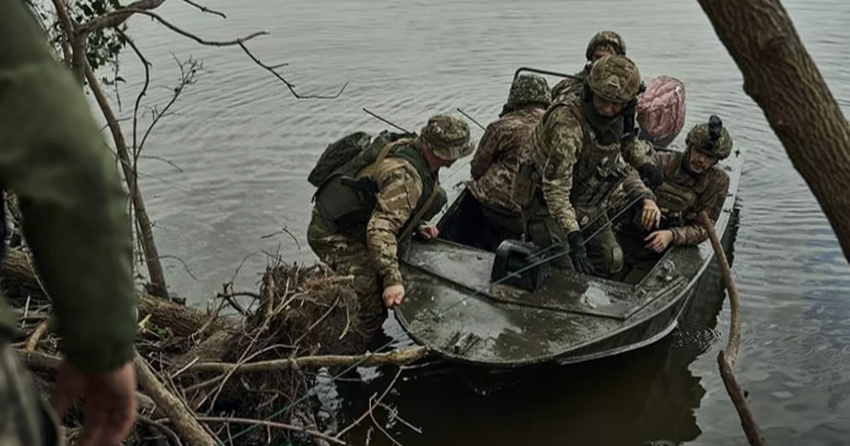 Ukraine biến tả ngạn Dnieper thành pháo đài "bất khả xâm phạm" với UAV Nga