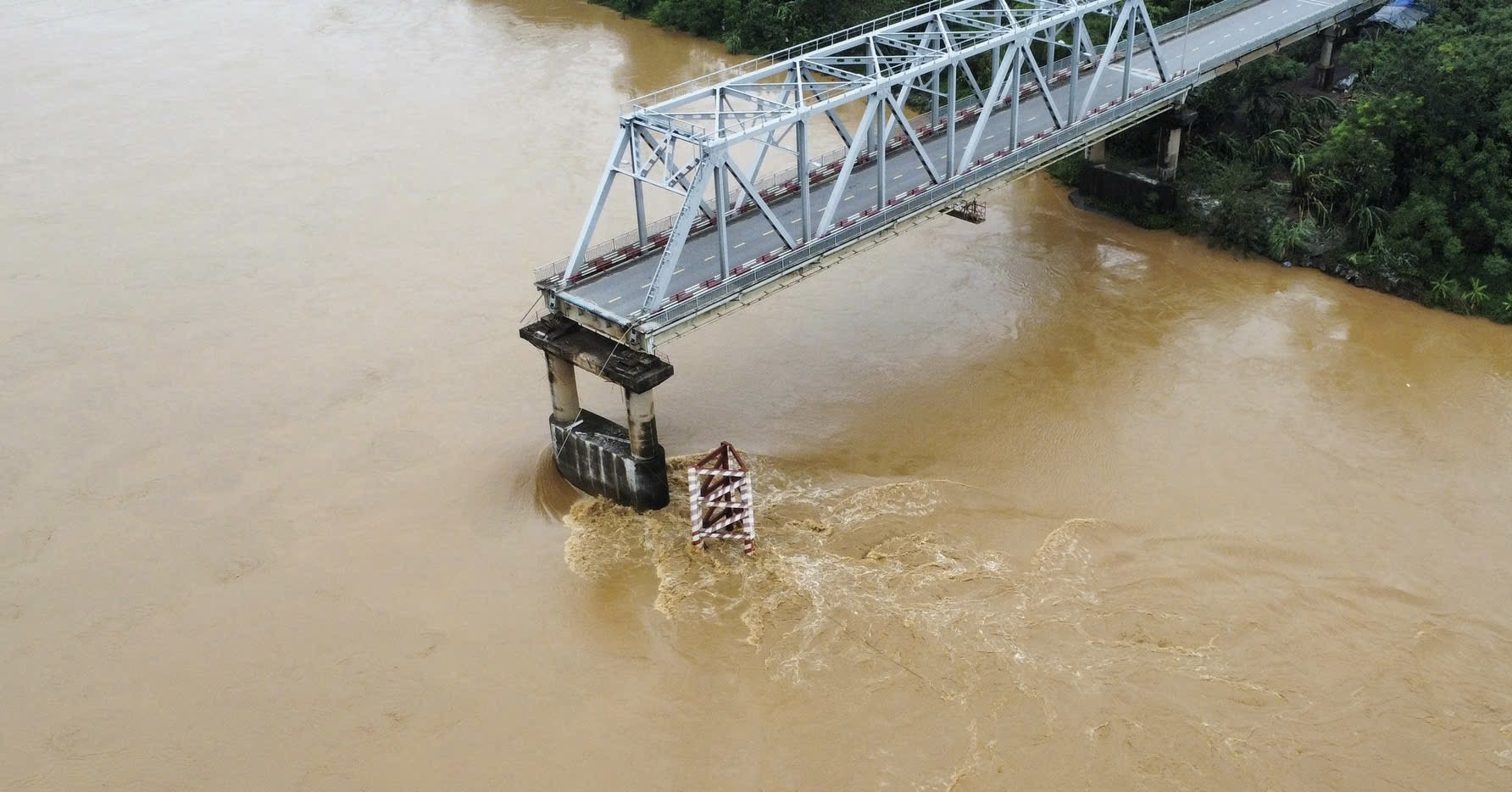 El Ministerio de Transporte destinará 800 mil millones de dongs adicionales para construir el nuevo puente Phong Chau