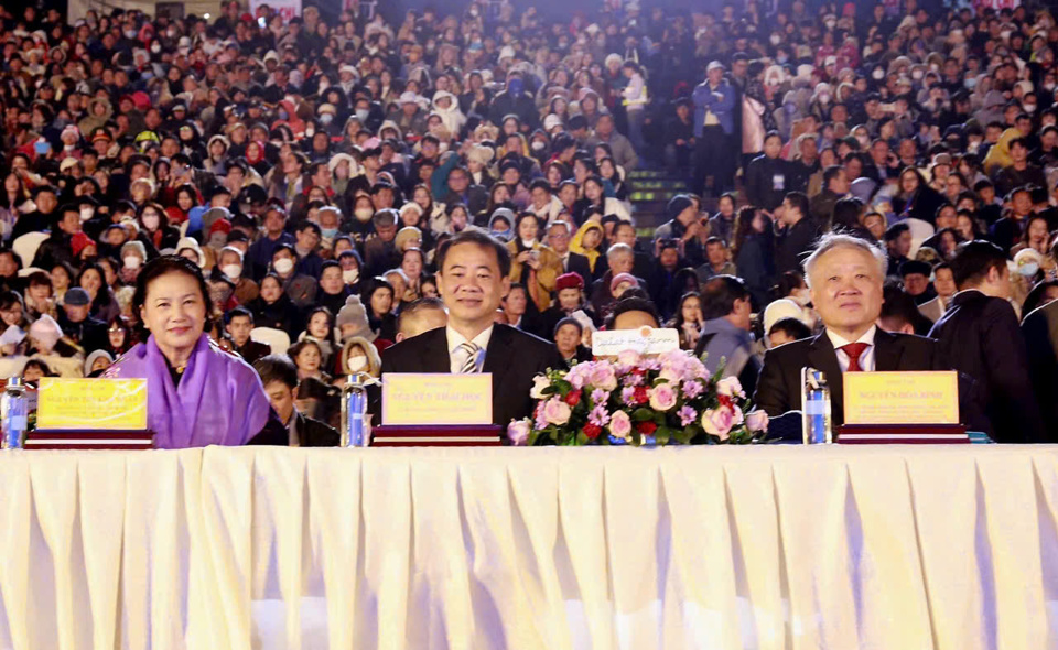 Opening of the 10th Da Lat Flower Festival - sparkling, unique and magnificent - Photo 1