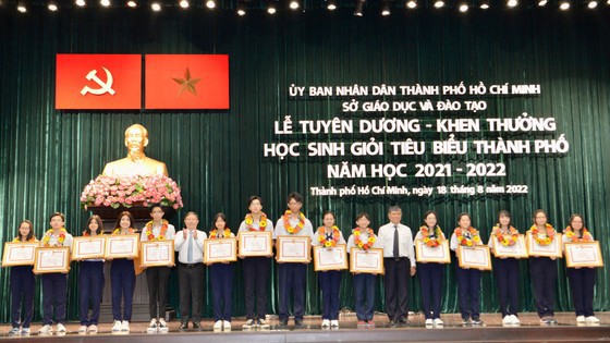 Thí điểm mô hình vinh danh học sinh tiêu biểu