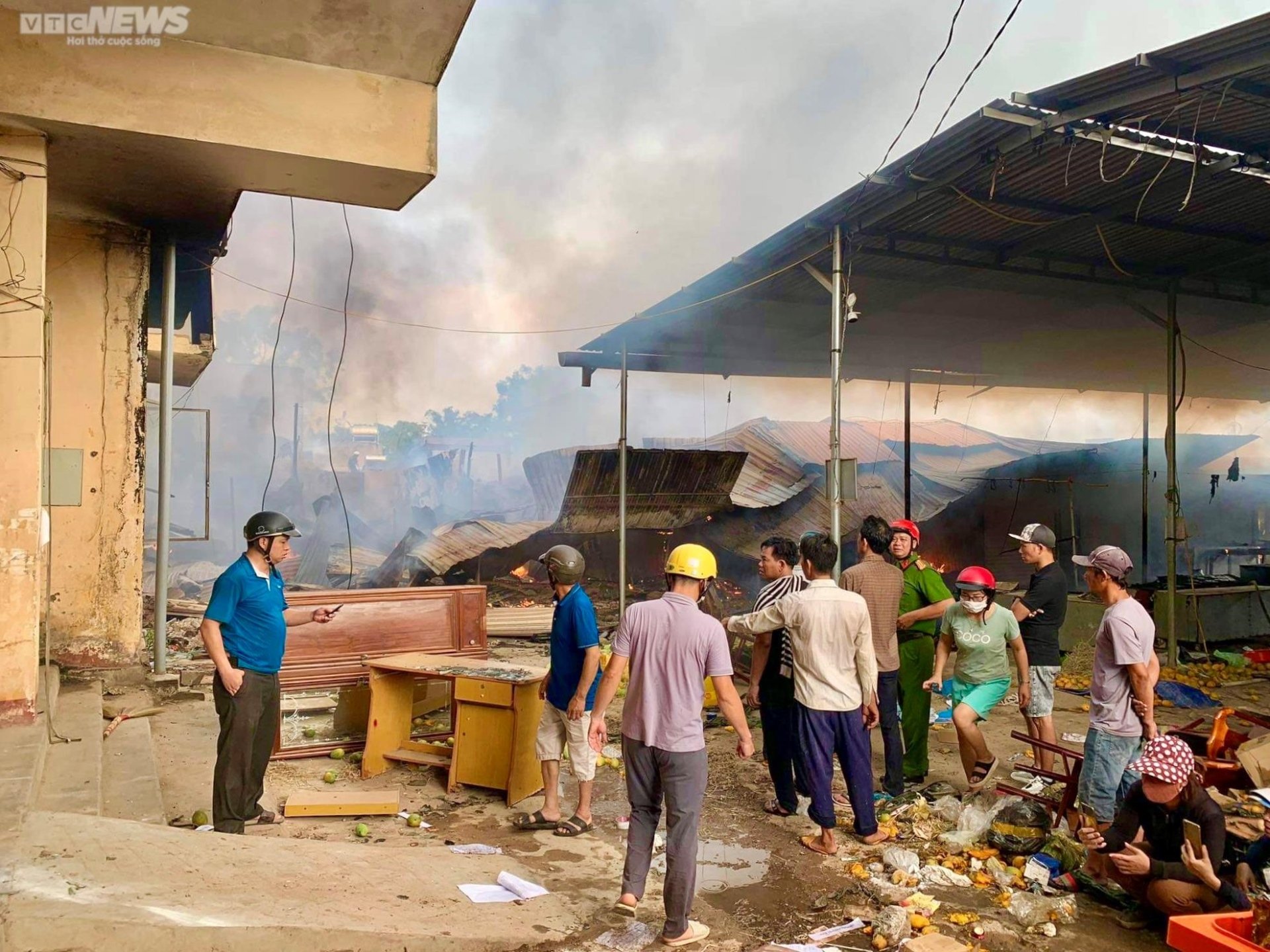 Ea Sup market devastated after fire, small traders cried watching their property burn down - 5