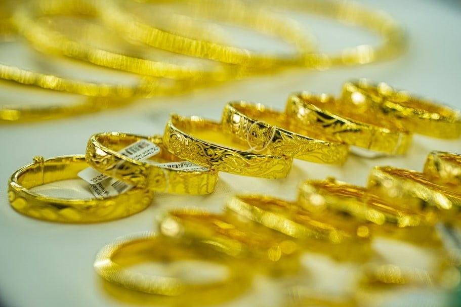 Pronóstico del precio del oro para los próximos 10 días: Alza y luego caída, el oro y los anillos SJC son impredecibles