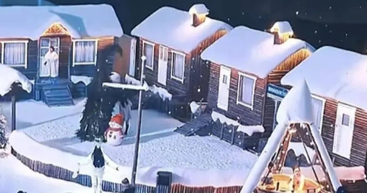 Advertising snowfall covering the roof, tourist area accused of defrauding customers