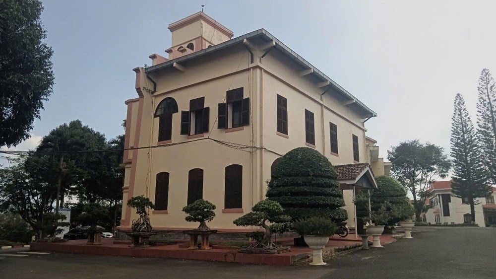 Dong Nai Thuong Provincial Town Hall - The oldest mansion in the Central Highlands - photo 1