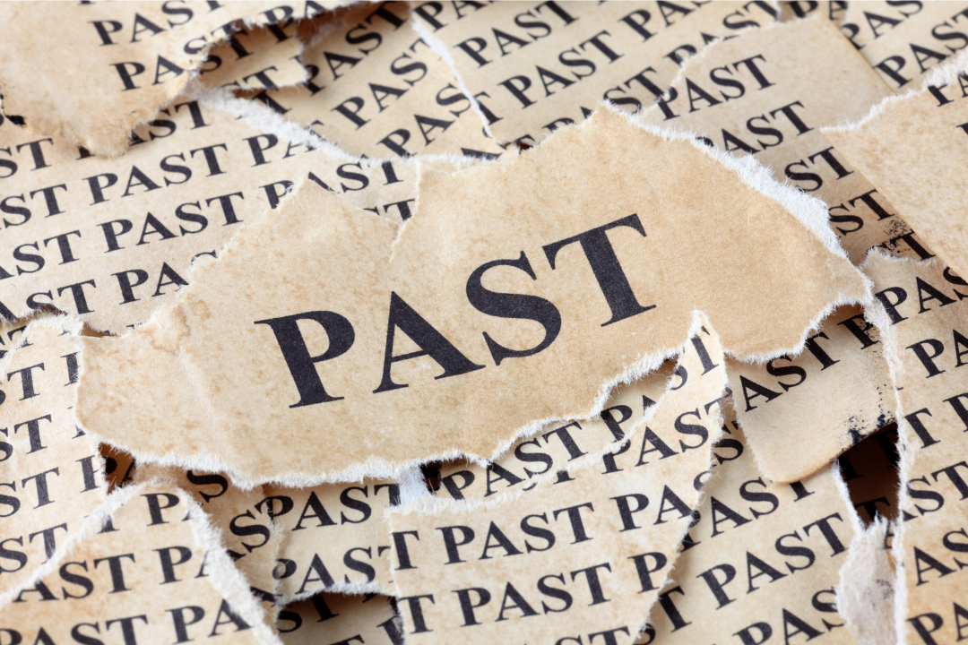 7 situations using the past simple tense