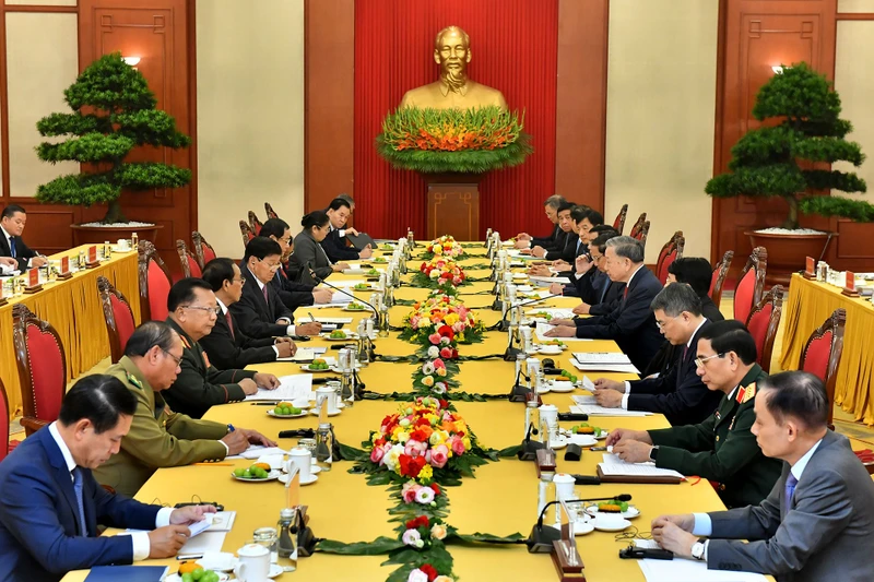 Determined to preserve and nurture Vietnam-Laos relations forever green and continuously developing