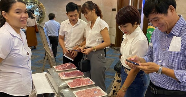 Guider les élèves pour choisir des restaurants de nourriture sûre devant le portail de l'école