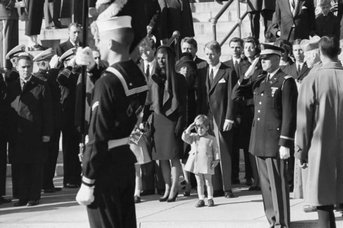 Kennedy Jr., aged three, salutes the casket of former President John F. Kennedy in Washington, DC on November 25, 1963. Photo: ATI