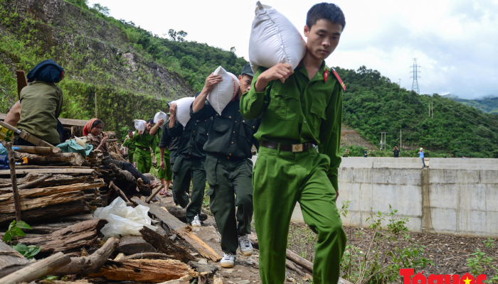 Báo chí đã và đang là cầu nối quan trọng giữa Công an nhân dân với quần chúng nhân dân.