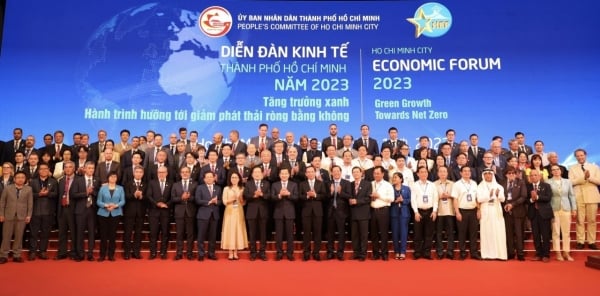 Ce matin (25 septembre), ouverture du Forum économique de la ville. Ho Chi Minh 5ème