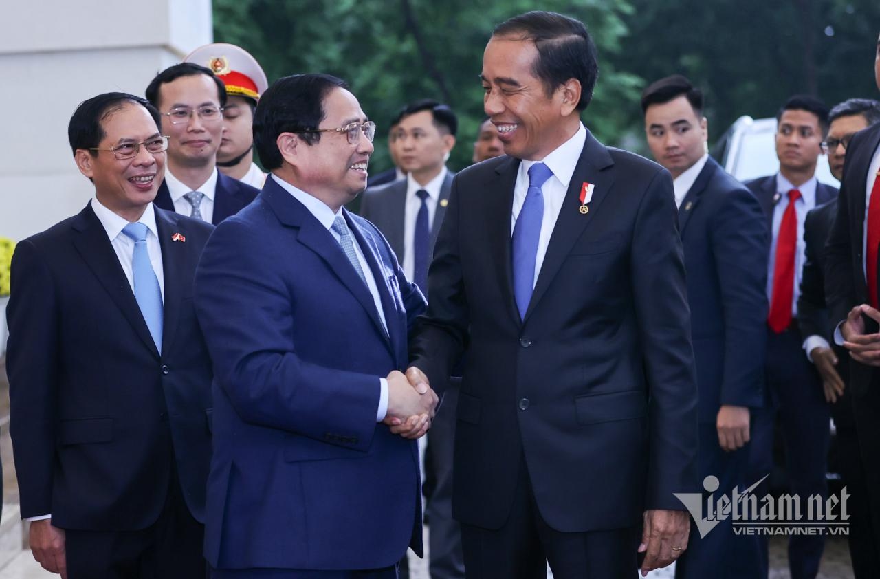 Joko Widodo Pham Minh Chinh 10.jpg