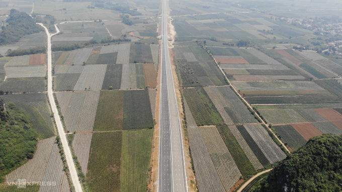 Une section de l'autoroute Mai Son - Route nationale 45 avant l'intersection de Gia Mieu. Photo : Le Hoang