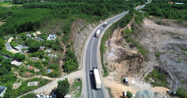 ホア・リエン高速道路建設のための清掃用地の引き渡し