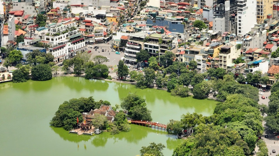 Lac Hoan Kiem - Symbole de la capitale de Hanoi. Photo : Pham Hung