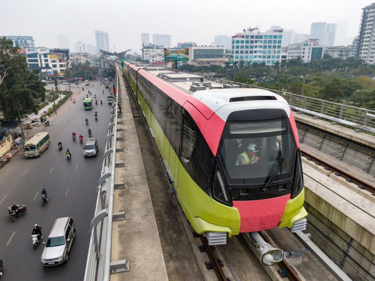 Im zweiten Quartal 2024 wird der kommerzielle Teil der Hochbahn von Hanoi Railway Station betrieben. Bild 1