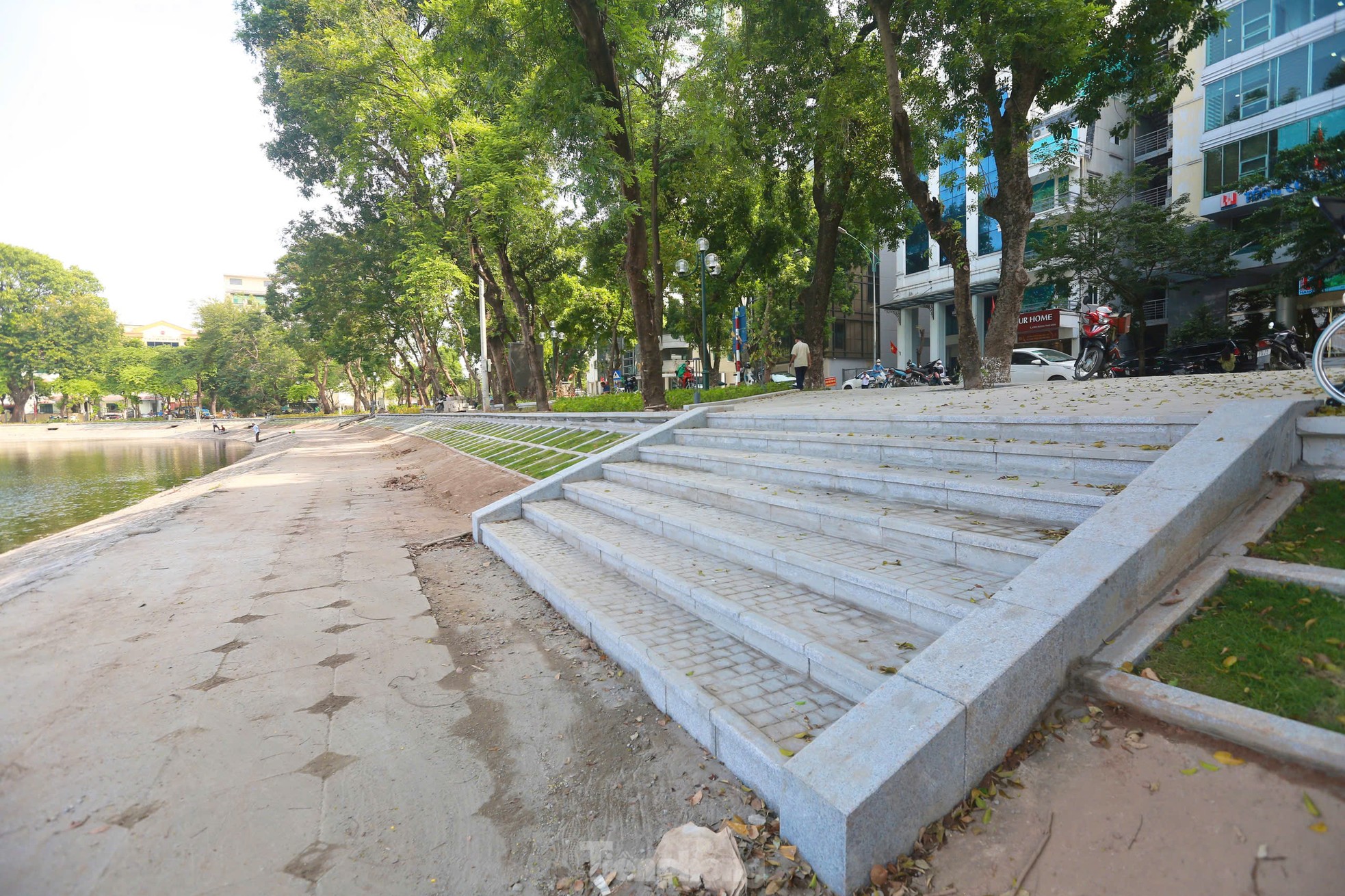 Vista panorámica del lago Thien Quang con 4 espacios abiertos a punto de finalizar, foto 15