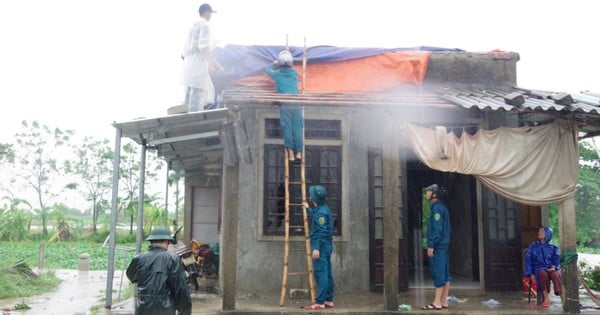 Thừa Thiên - Huế: Sau lốc xoáy, bộ đội không để dân phải ‘màn trời chiếu đất’