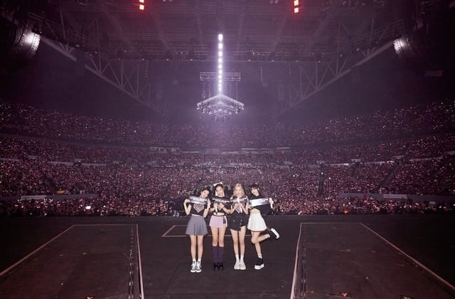 YG Entertainment phản hồi lùm xùm BlackPink chỉ diễn 13 ca khúc tại concert Hà Nội - Ảnh 2.