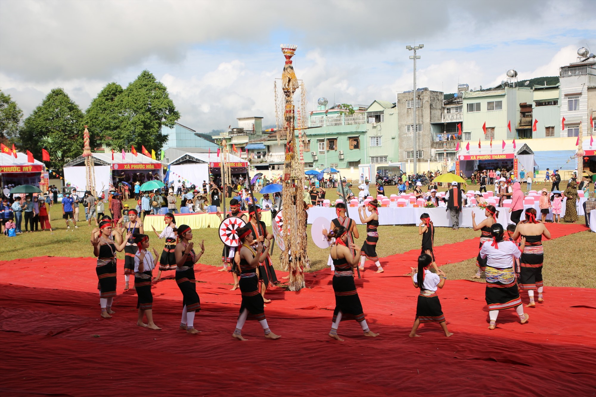 Many traditional art performances were recreated at the opening ceremony. Photo: N.C.