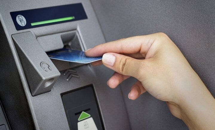 Depending on each ATM and each bank, the maximum withdrawal amount each time is different. (Illustration photo)