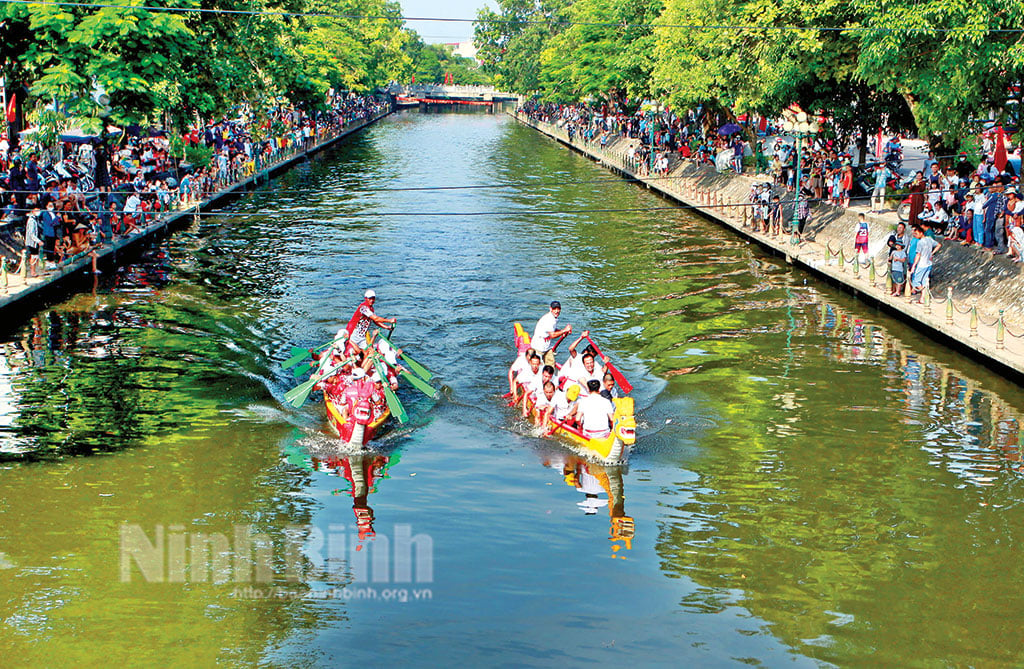 Bustling Independence Day celebrations in Kim Son