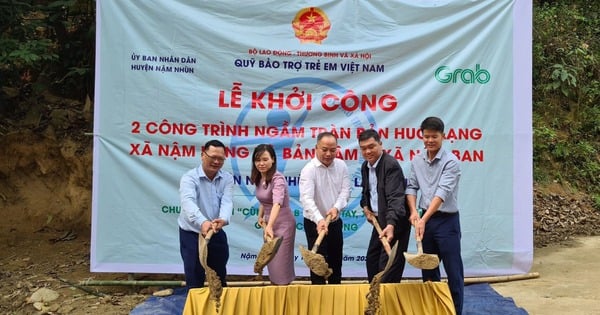 Grab tiếp tục 'xây cầu đến lớp'