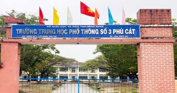 Phụ huynh phản ứng việc thu tiền mua ti vi, xây nhà để xe học sinh