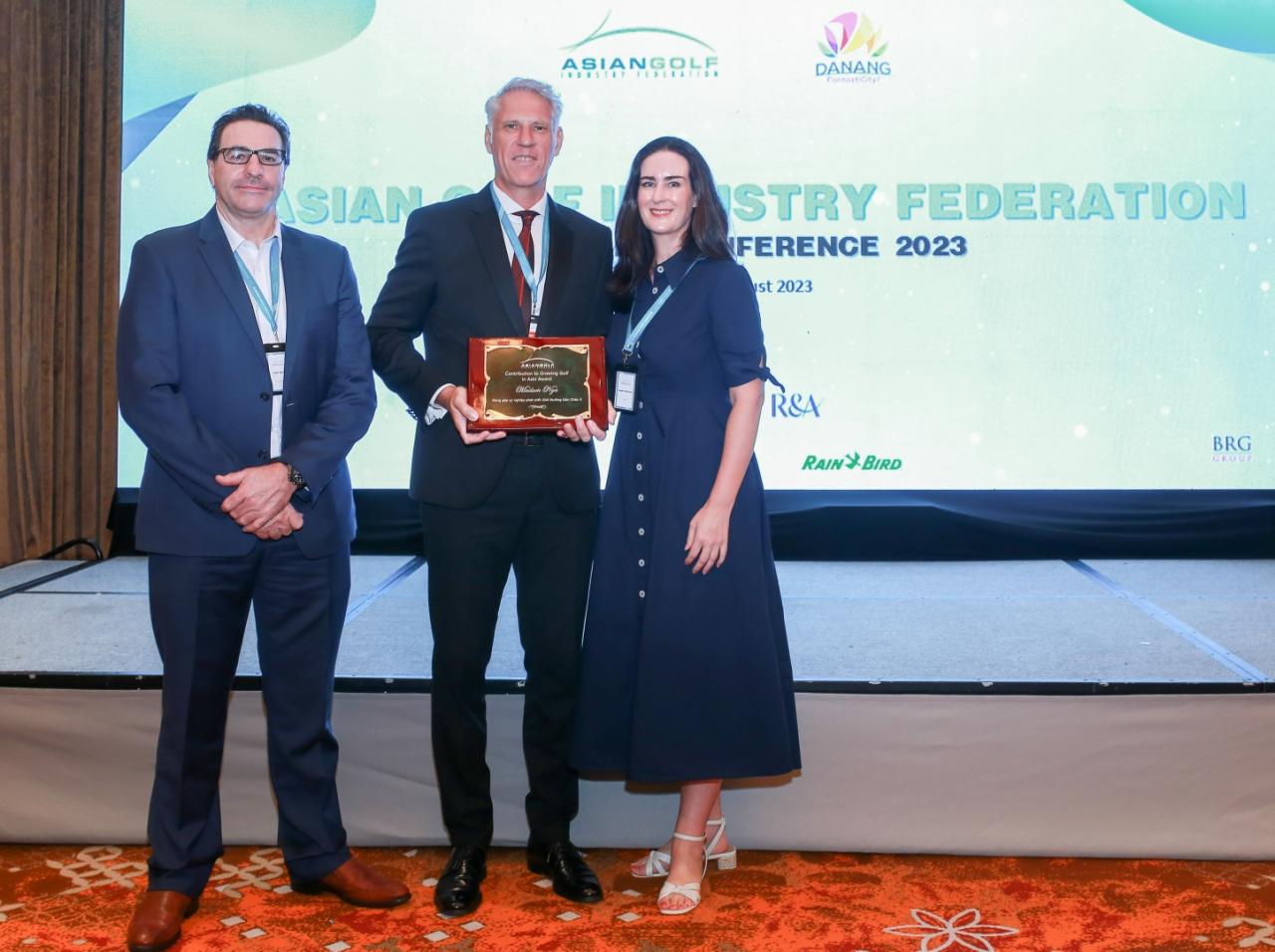 EL PRESIDENTE DEL GRUPO BRG RECIBIÓ HOMENAJE EN LA CONFERENCIA INTERNACIONAL DE GOLF AGIF DANANG 2023